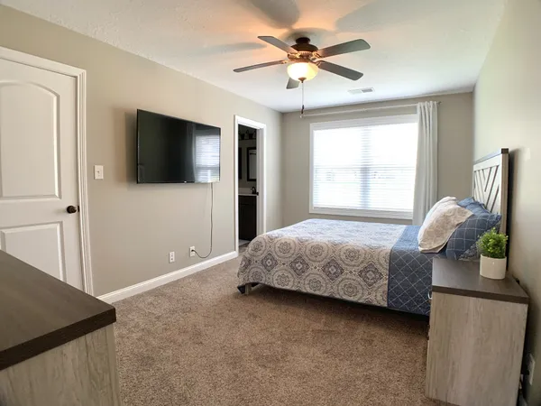 $1,900 | 364 Sam Houston Circle, Clarksville, TN 37040