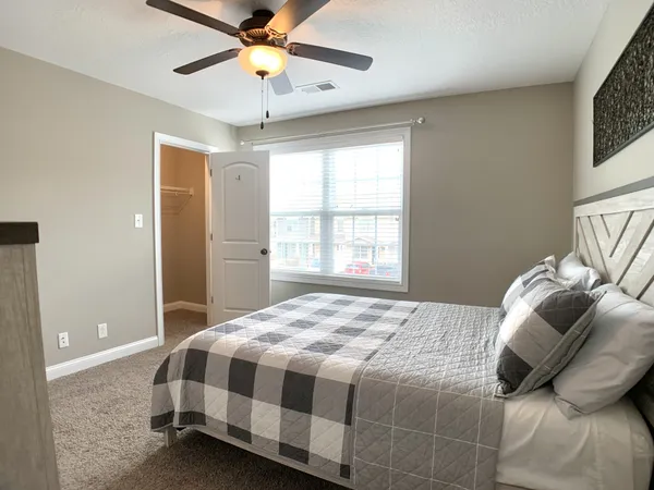 $1,900 | 364 Sam Houston Circle, Clarksville, TN 37040