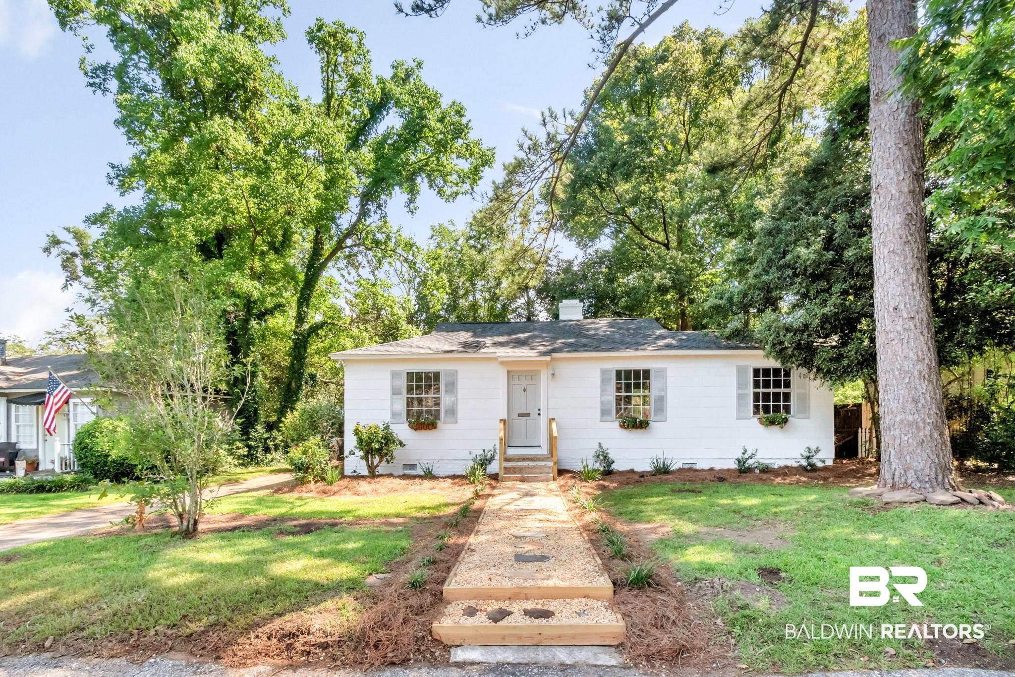26 South Hathaway Road Mobile, AL 36608 - Photo 1 of 27