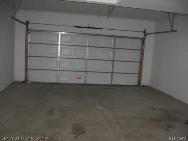 2167 East Maple Road Troy, MI 48083 - Photo 8 of 19 IMG_8087
