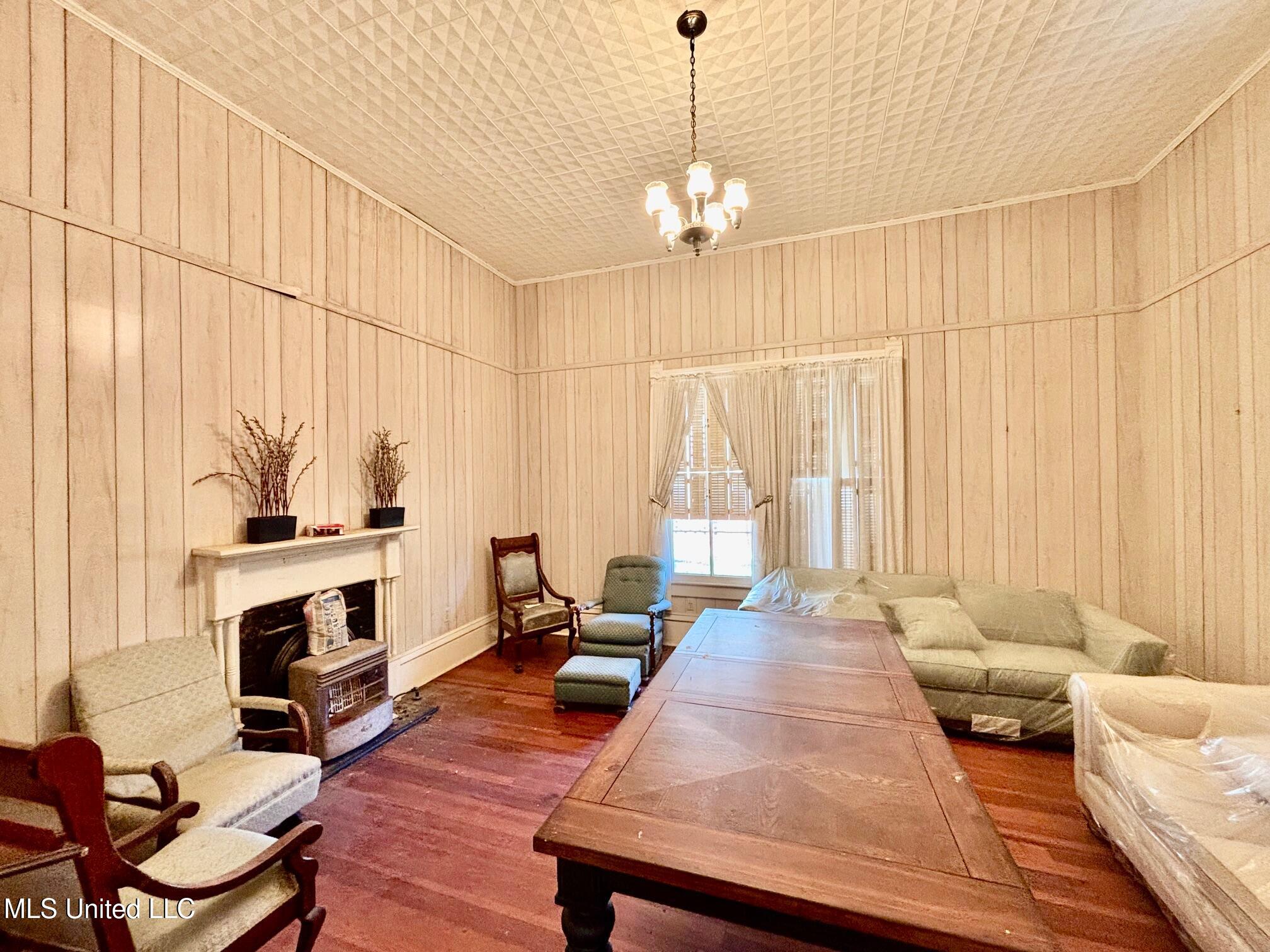 412 South 4th Street McComb, MS 39648 - Photo 5 of 12 IMG_9385