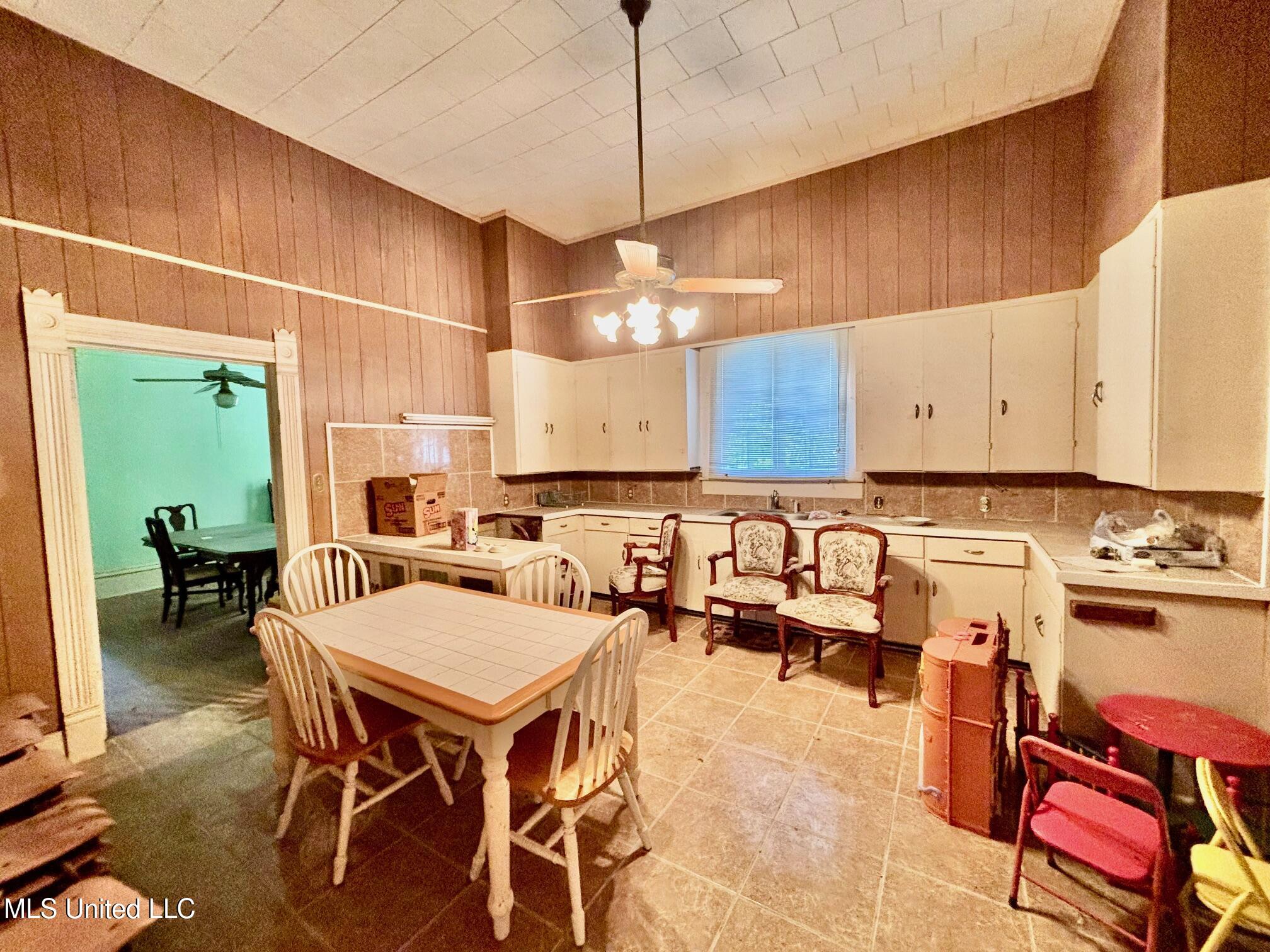 412 South 4th Street McComb, MS 39648 - Photo 7 of 12 IMG_9388