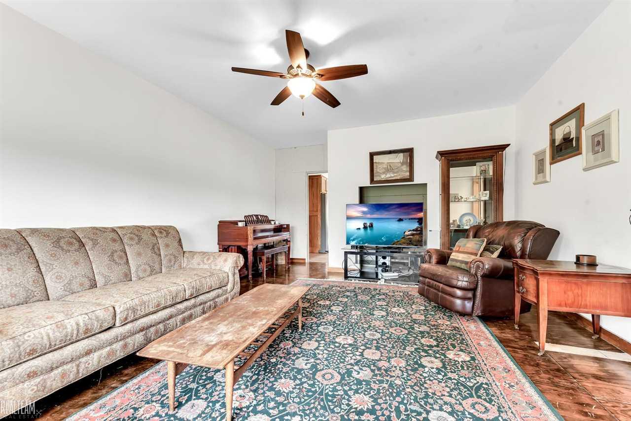 5700 Secord Lake Road Leonard, MI 48367 - Photo 6 of 37 50082425-5.JPG