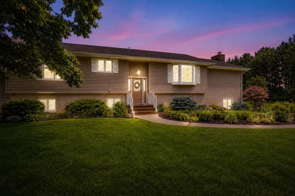 $659,900 | 17168 560 Avenue, Austin, MN 55912
