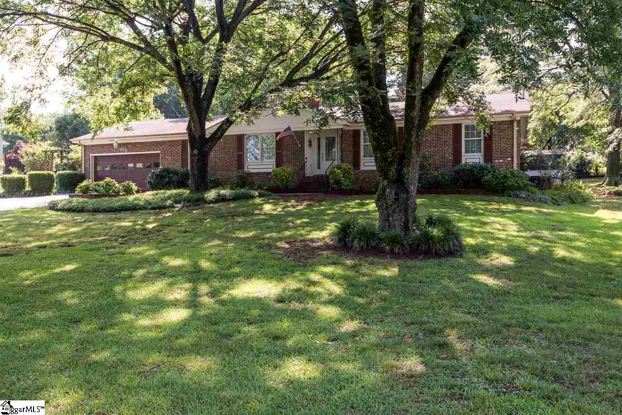 819 Taylor Road Greer, SC 29651 - Photo 1 of 29