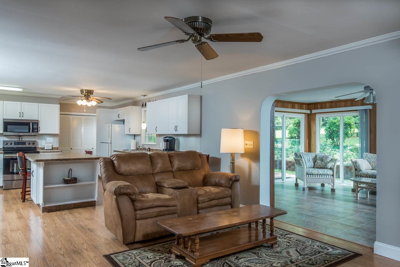 819 Taylor Road Greer, SC 29651 - Photo 12 of 29