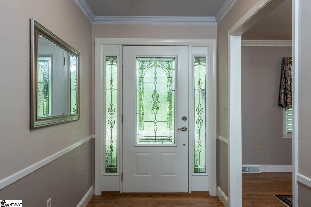 819 Taylor Road Greer, SC 29651 - Photo 4 of 29