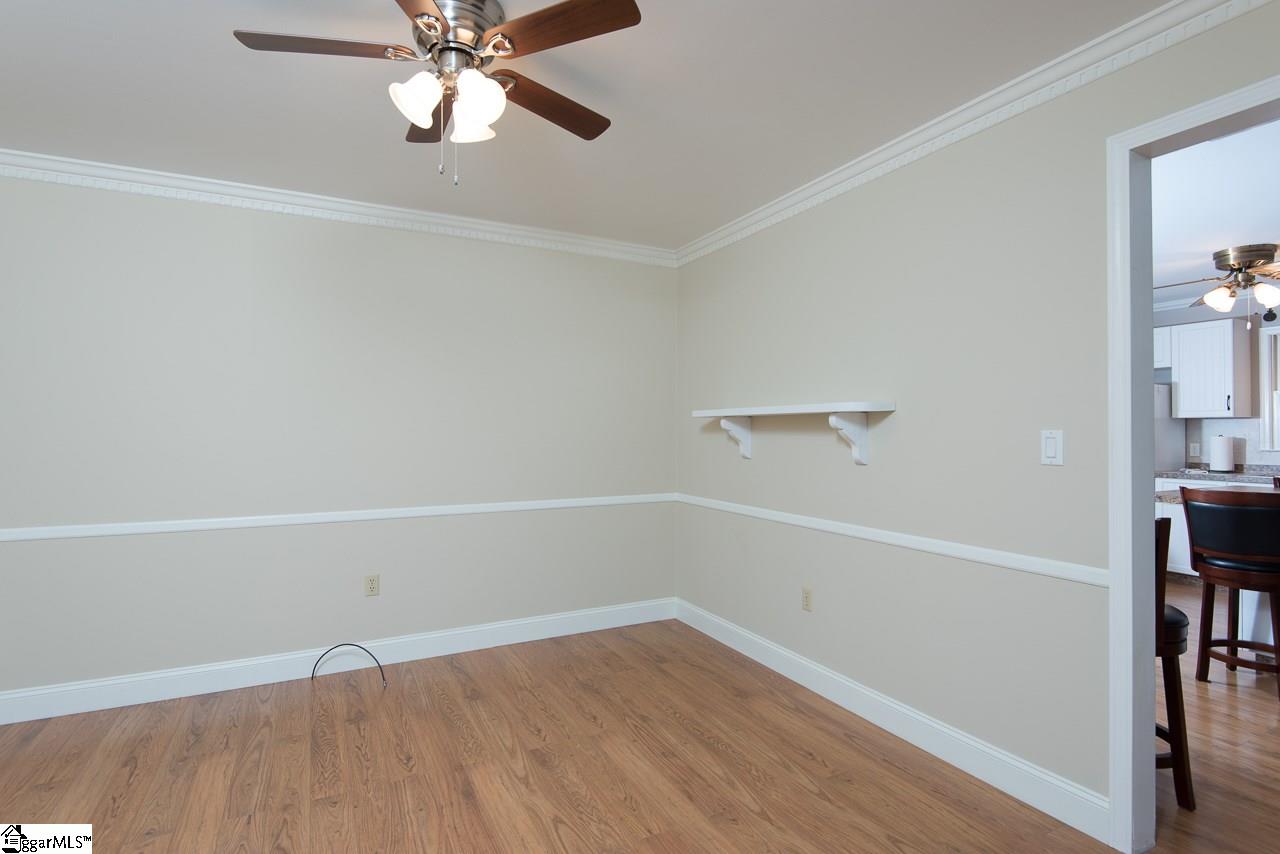 819 Taylor Road Greer, SC 29651 - Photo 7 of 29