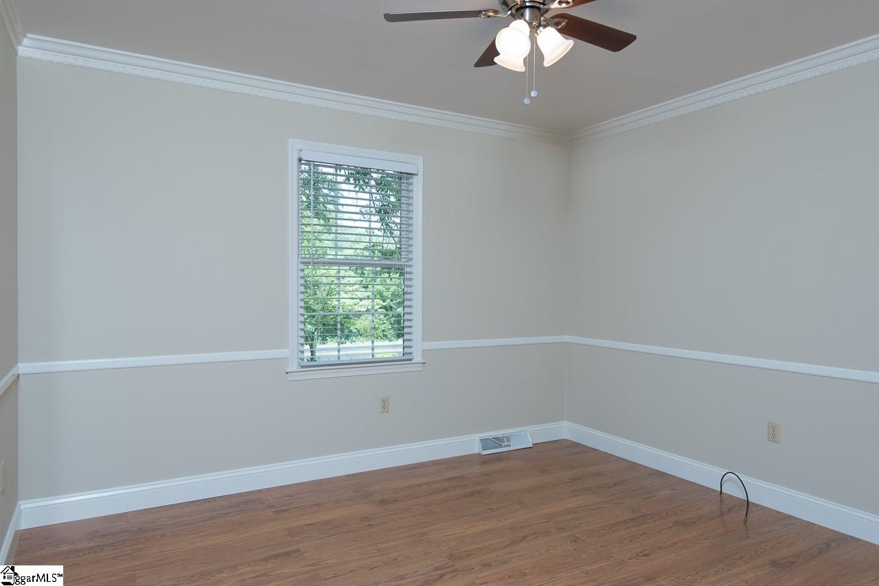 819 Taylor Road Greer, SC 29651 - Photo 8 of 29