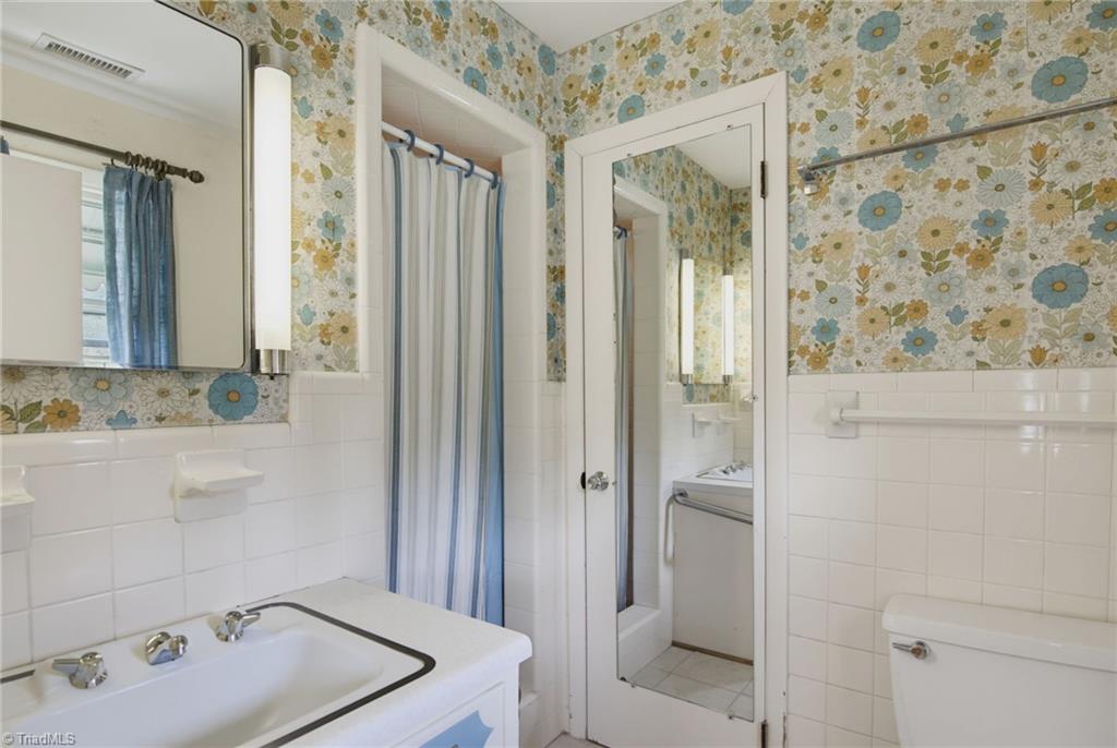 8003 Clinard Farms Road High Point, NC 27265 - Photo 17 of 40