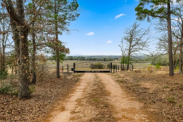 $675,000 | 1145 Private Road 2102, Giddings, TX 78942