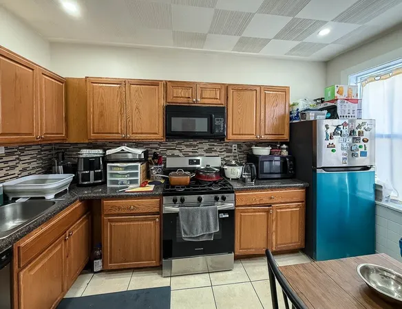 $2,425 | 125 Mallory Avenue, Unit 2, Jersey City, NJ 07304