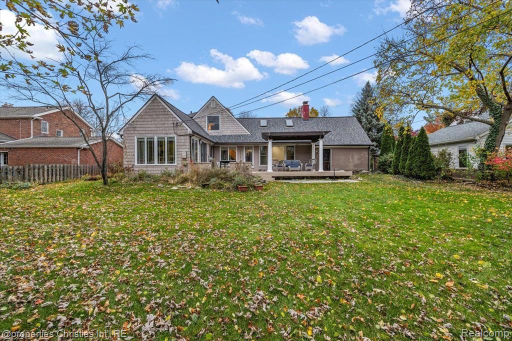 1648 Yorkshire Road Birmingham, MI 48009 - Photo 39 of 45