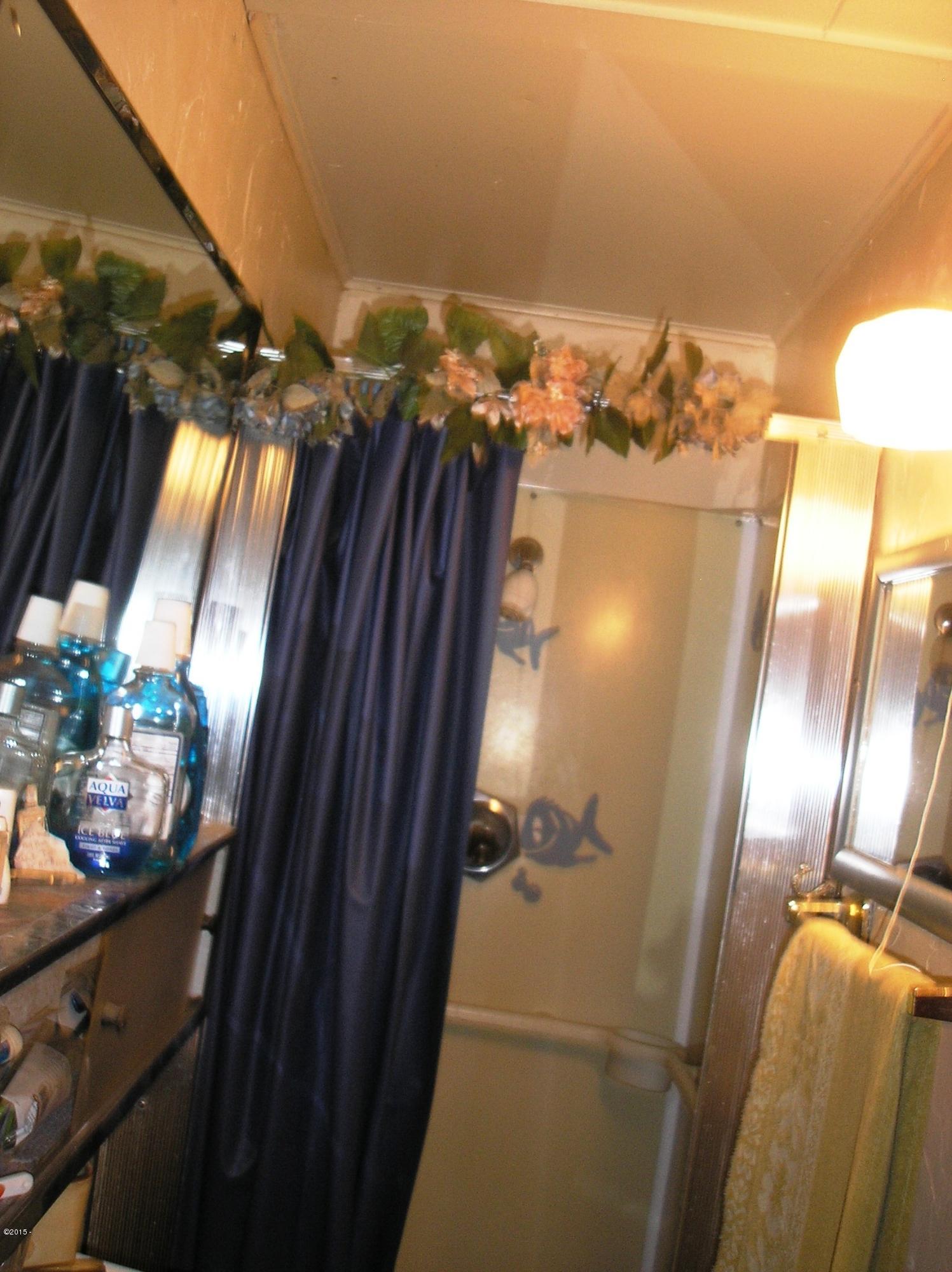 447 East Alder Spring Road Waldport, OR 97394 - Photo 12 of 18 shower stall