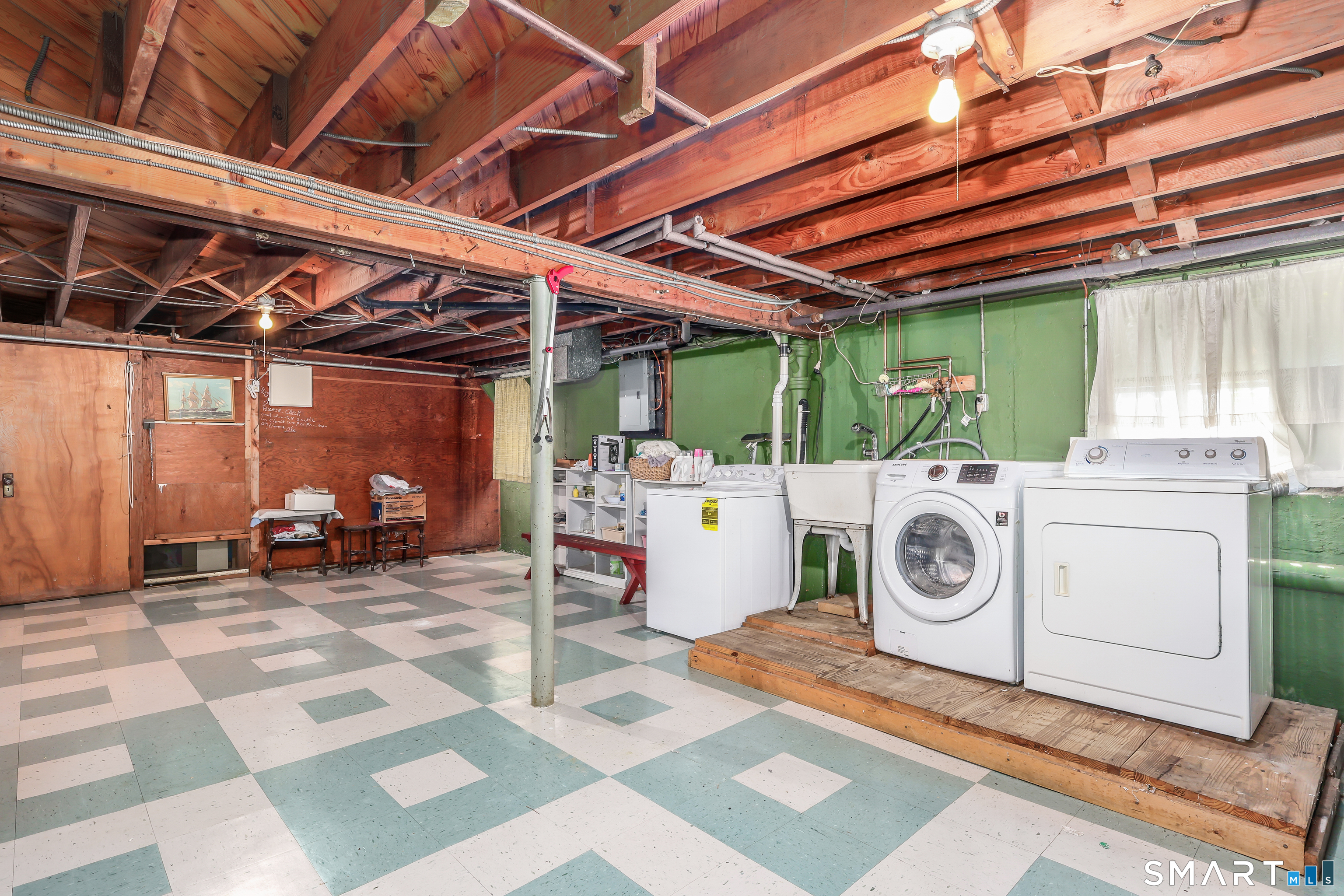 124 Chestnut Hill Road Trumbull, CT 06611 - Photo 28 of 38 Gallery Image 28