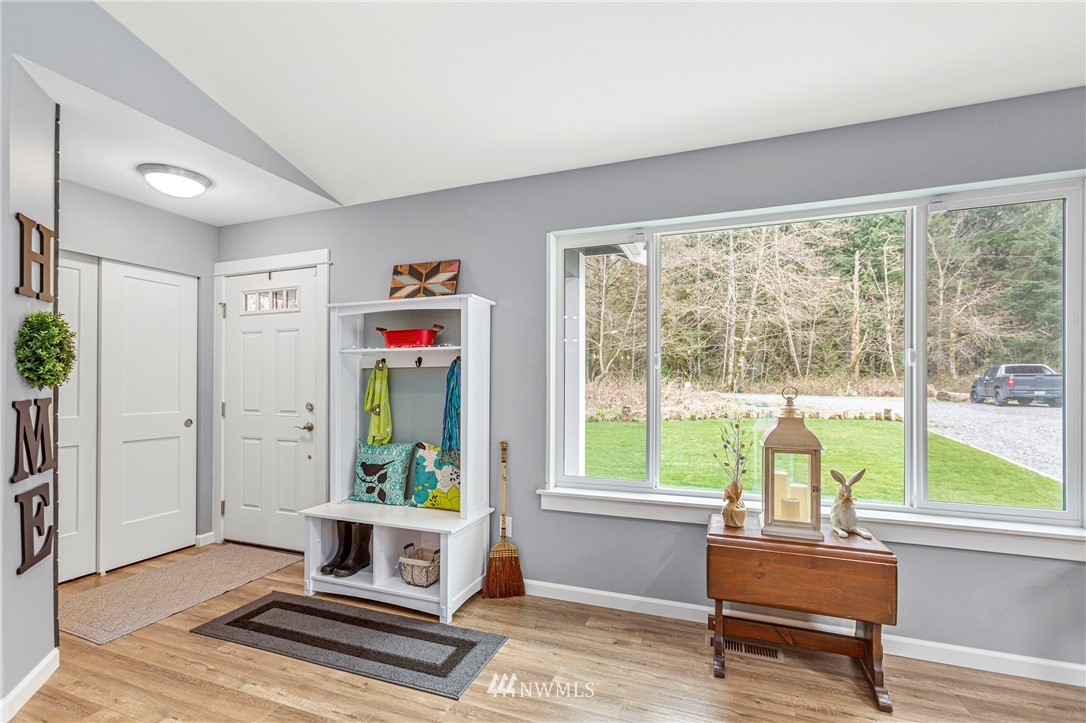 19614 Lerch Road Snohomish, WA 98290 - Photo 3 of 40 a living room with furniture and a window
