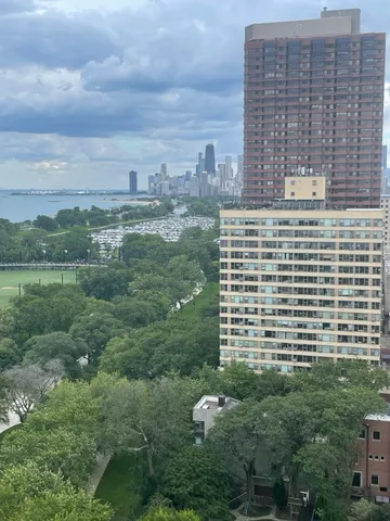 $1,800 | 3100 North Lake Shore Drive, Unit 913, Chicago, IL 60657