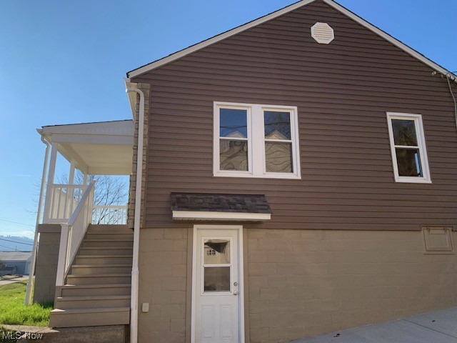 908 Ridge Avenue Toronto, OH 43964 - Photo 5 of 27 Right side