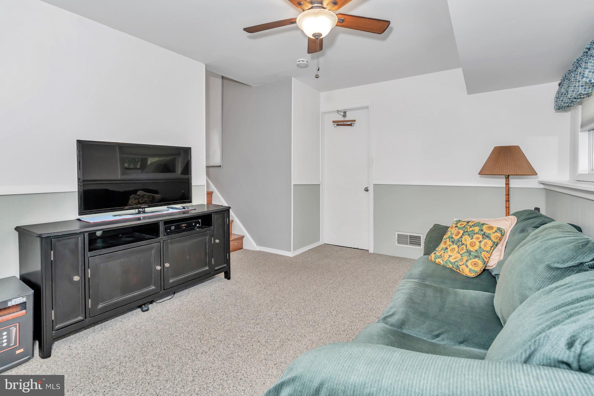 613 Lisbeth Road Newark, DE 19713 - Photo 20 of 31 Lower level den