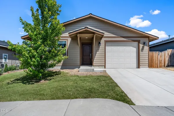$336,900 | 919 Southeast Maliah Avenue, Madras, OR 97741