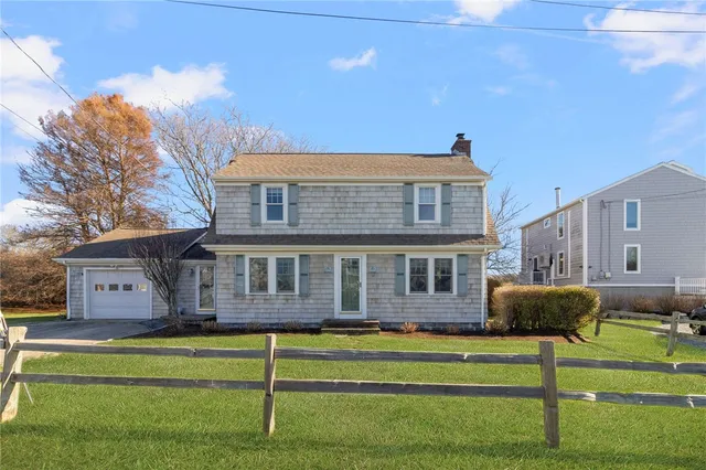 $1,250,000 | 120 Chestnut Avenue, Narragansett, RI 02882