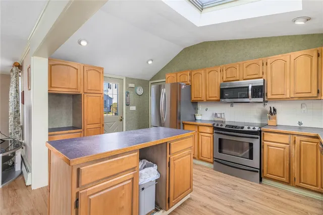 $1,250,000 | 120 Chestnut Avenue, Narragansett, RI 02882