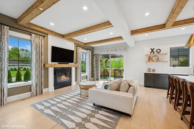 $1,995,000 | 2411 Woodlawn Road, Northbrook, IL 60062