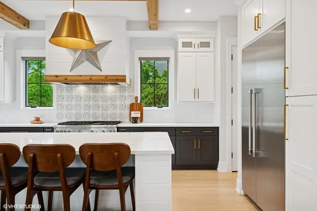 $1,995,000 | 2411 Woodlawn Road, Northbrook, IL 60062