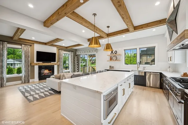 $1,995,000 | 2411 Woodlawn Road, Northbrook, IL 60062