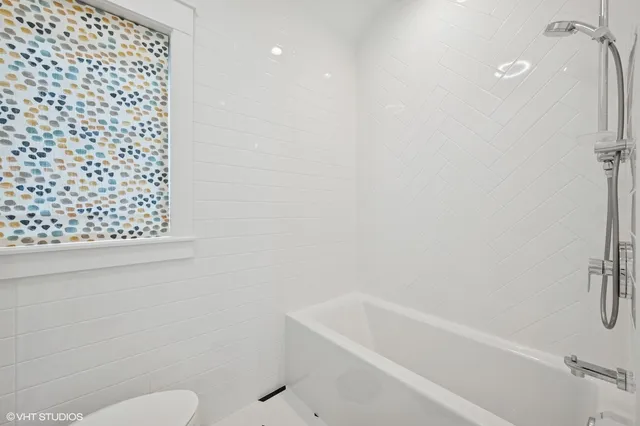 $1,995,000 | 2411 Woodlawn Road, Northbrook, IL 60062