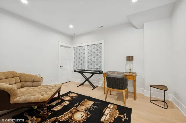 $1,995,000 | 2411 Woodlawn Road, Northbrook, IL 60062