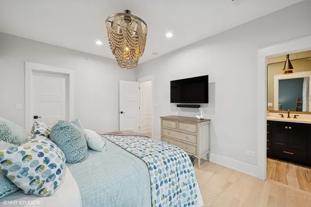 $1,995,000 | 2411 Woodlawn Road, Northbrook, IL 60062