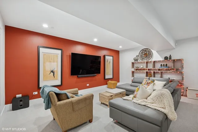 $1,995,000 | 2411 Woodlawn Road, Northbrook, IL 60062