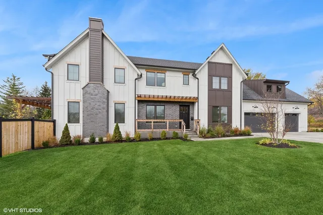 $1,995,000 | 2411 Woodlawn Road, Northbrook, IL 60062