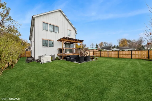 $1,995,000 | 2411 Woodlawn Road, Northbrook, IL 60062