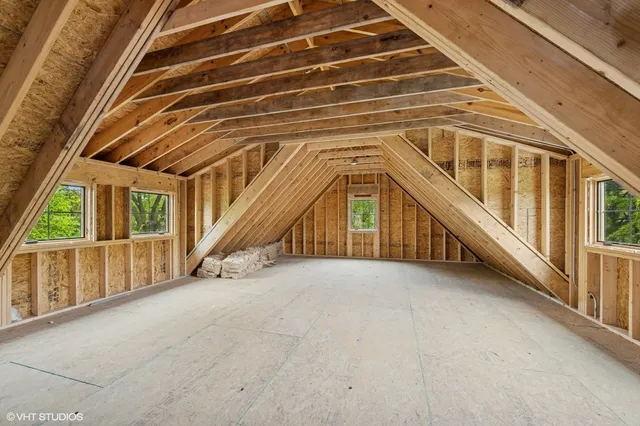 $1,995,000 | 2411 Woodlawn Road, Northbrook, IL 60062