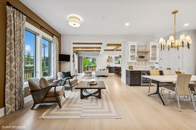 $1,995,000 | 2411 Woodlawn Road, Northbrook, IL 60062