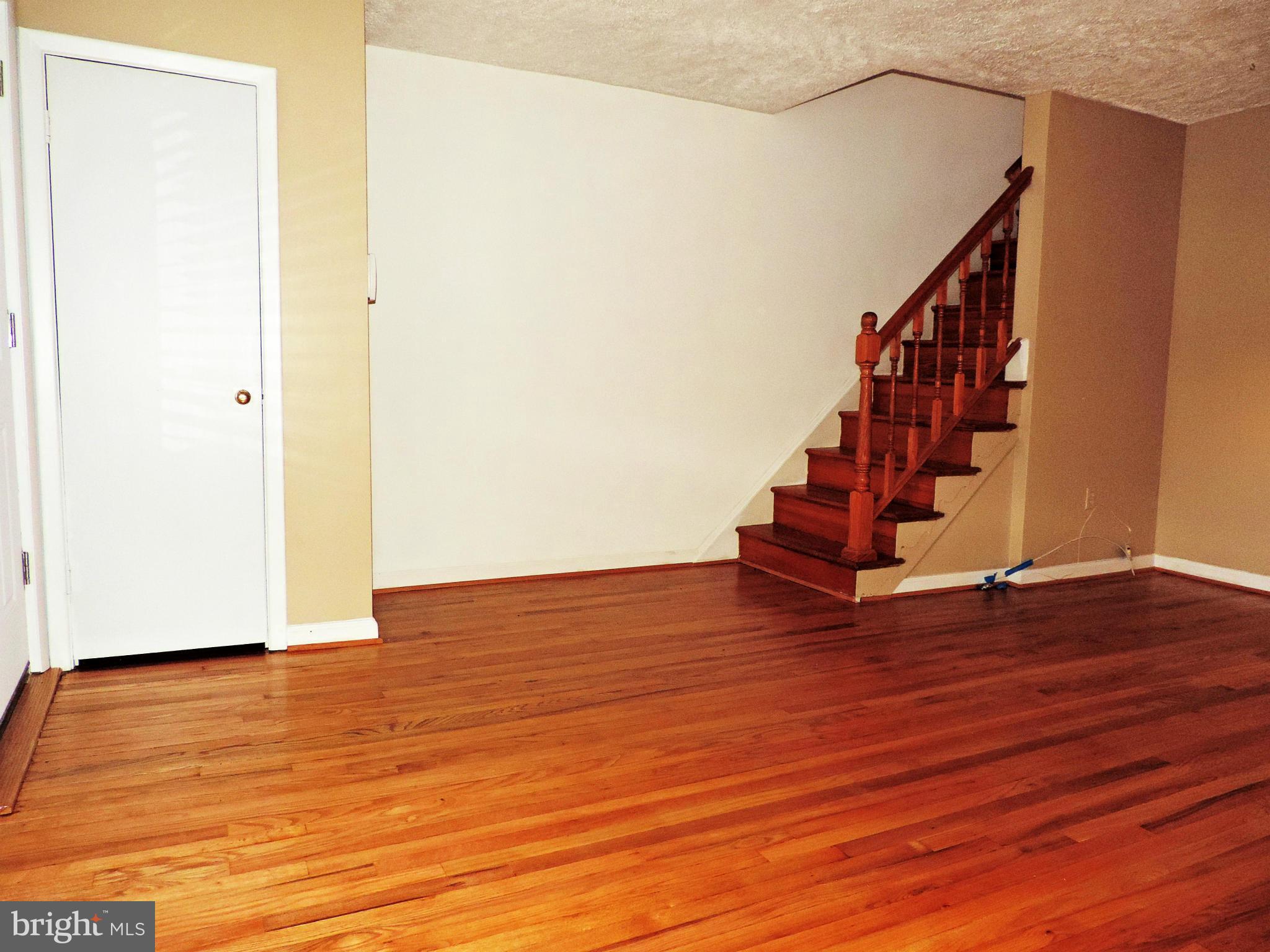 4432 Scotia Road Baltimore, MD 21227 - Photo 3 of 20 Living Room