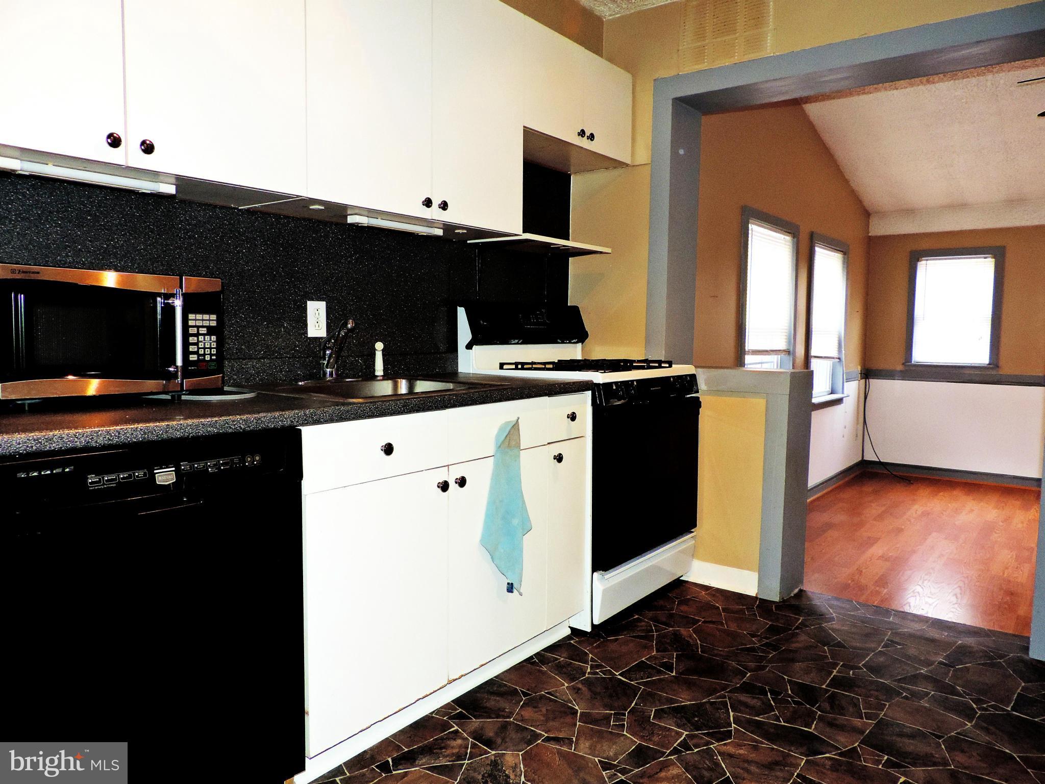 4432 Scotia Road Baltimore, MD 21227 - Photo 6 of 20 Kitchen