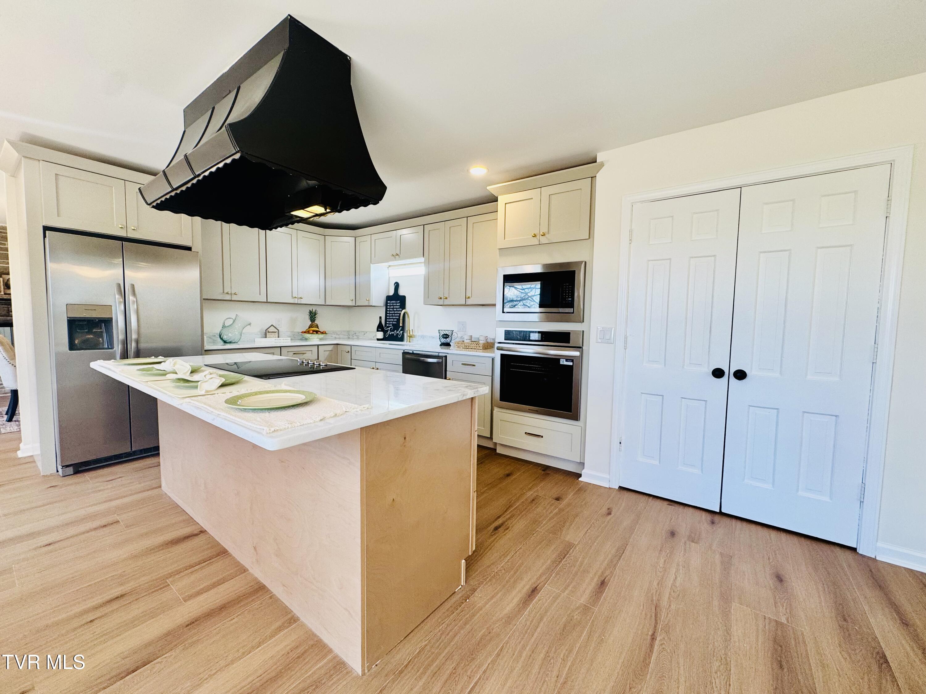 2 Rovan Court Johnson City, TN 37601 - Photo 14 of 86 IMG_9618