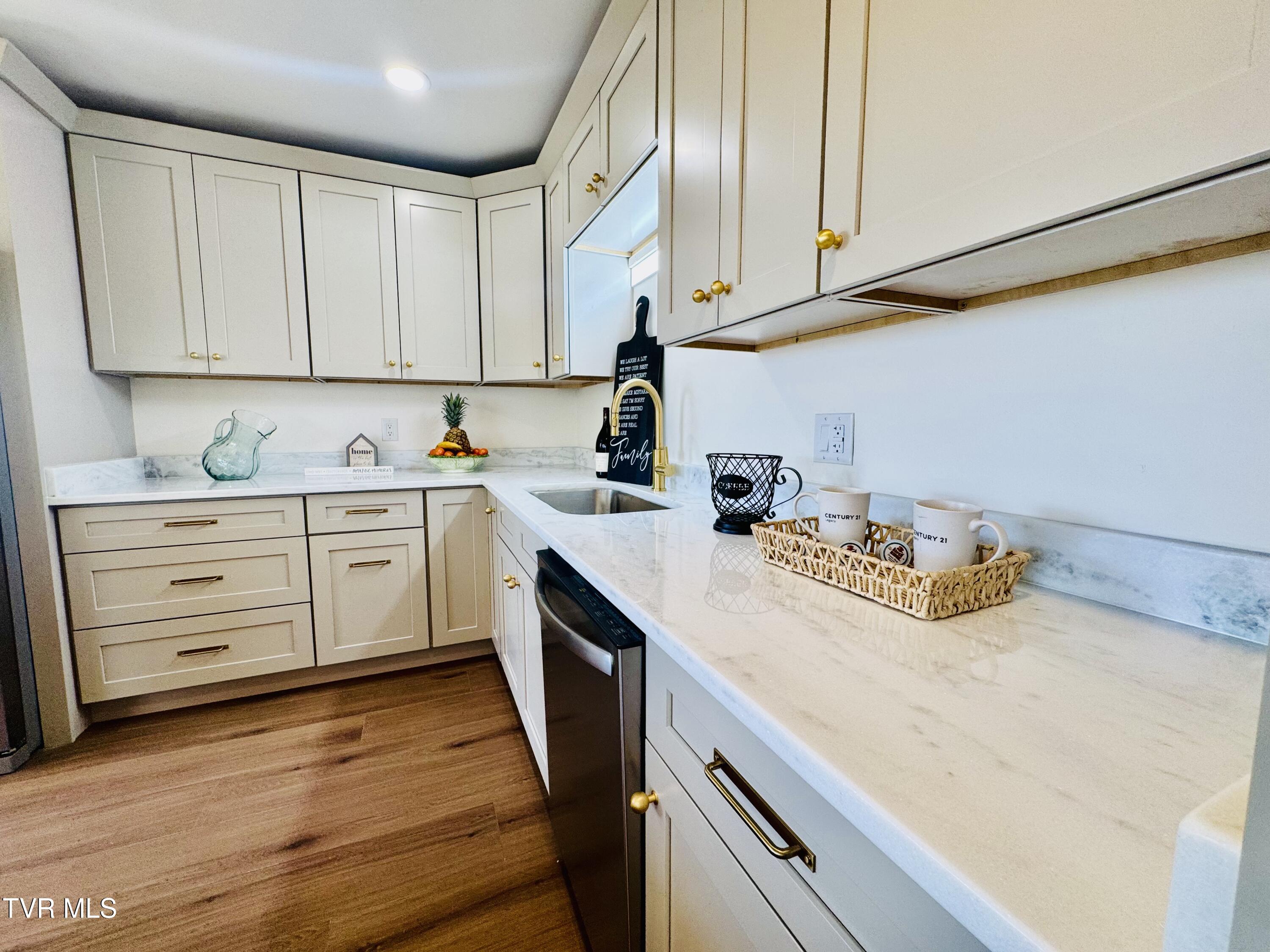 2 Rovan Court Johnson City, TN 37601 - Photo 15 of 86 IMG_9619