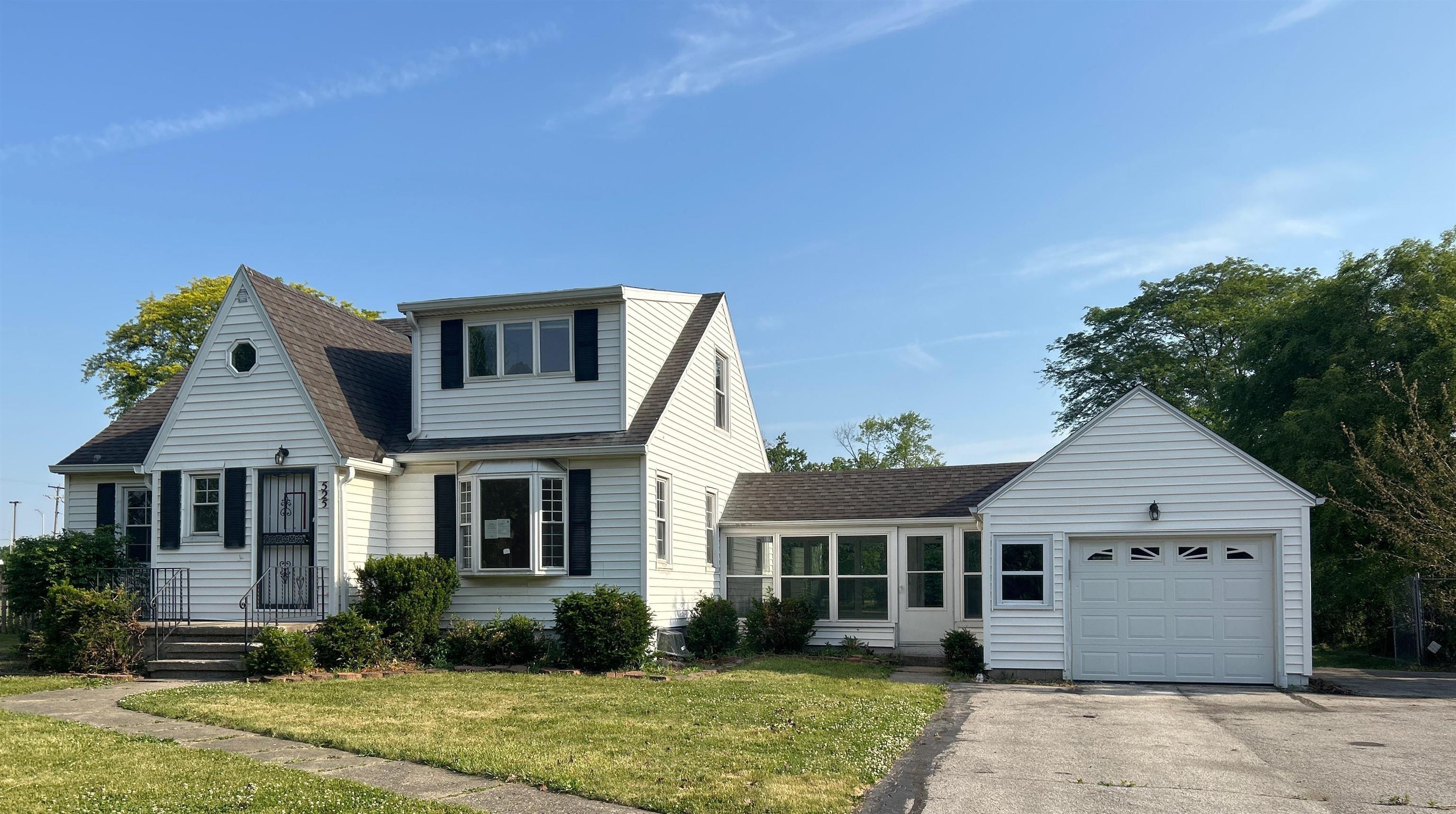 525 Stratton Road Fort Wayne, IN 46825 - Photo 1 of 18 Gallery Image 1