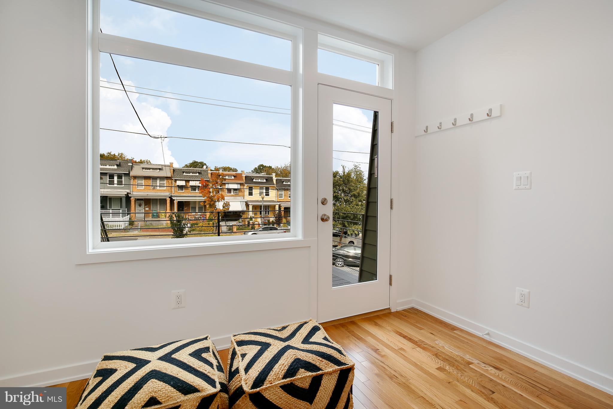 714 Madison Street Northwest, Unit A Washington, DC 20011 - Photo 5 of 32