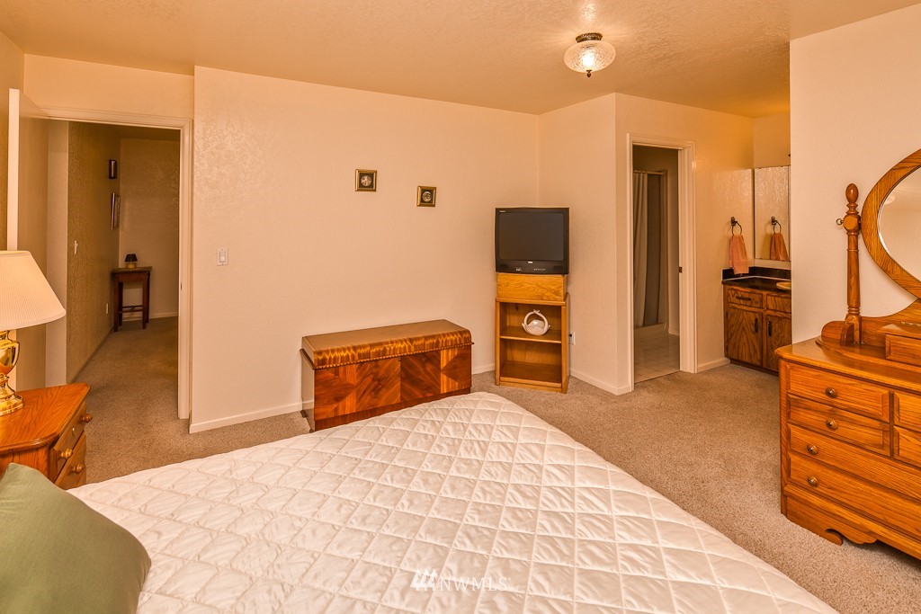 8577 Bender Road Lynden, WA 98264 - Photo 11 of 15 Gallery Image 11