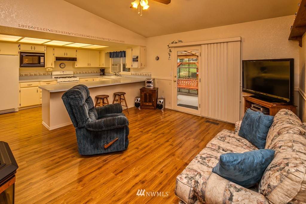 8577 Bender Road Lynden, WA 98264 - Photo 6 of 15 Gallery Image 6