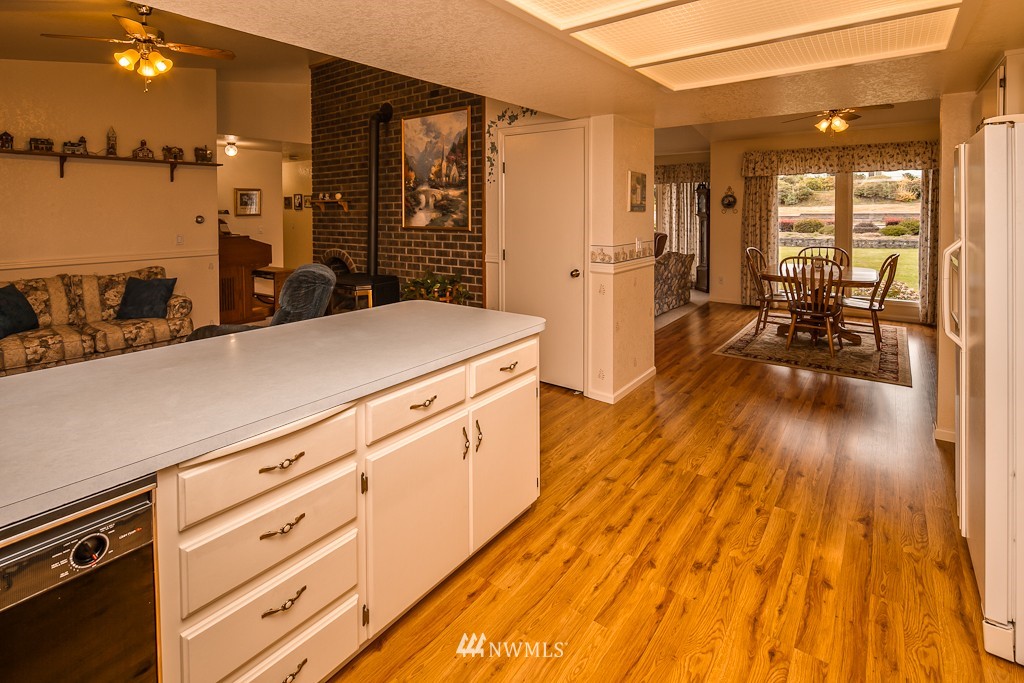 8577 Bender Road Lynden, WA 98264 - Photo 9 of 15 Gallery Image 9