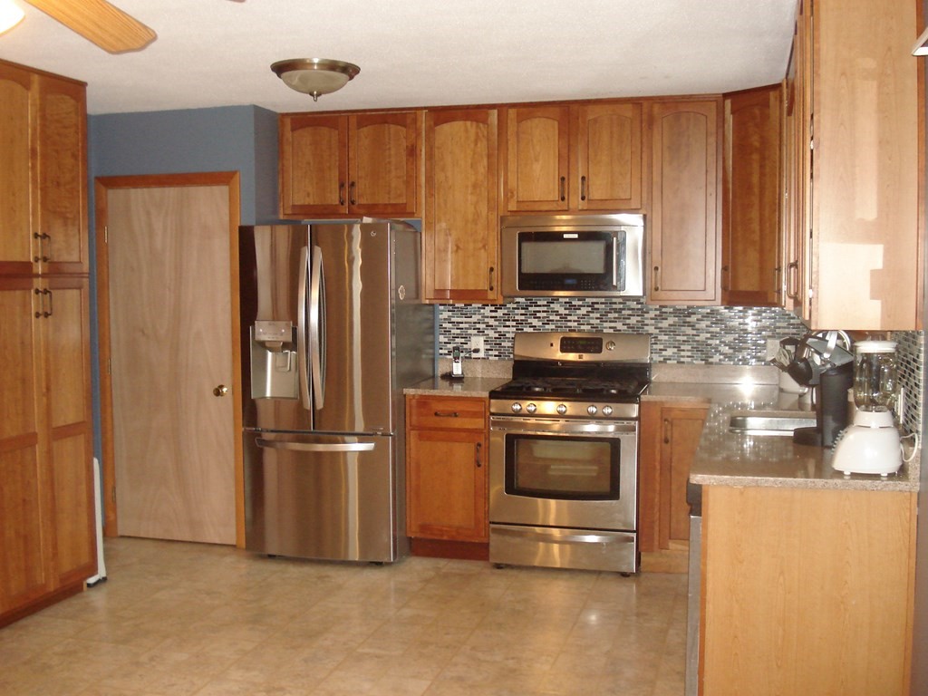 165 Gardner Road Hubbardston, MA 01452 - Photo 3 of 27 Gallery Image 3