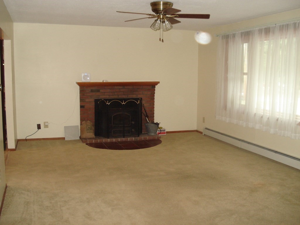 165 Gardner Road Hubbardston, MA 01452 - Photo 4 of 27 Gallery Image 4