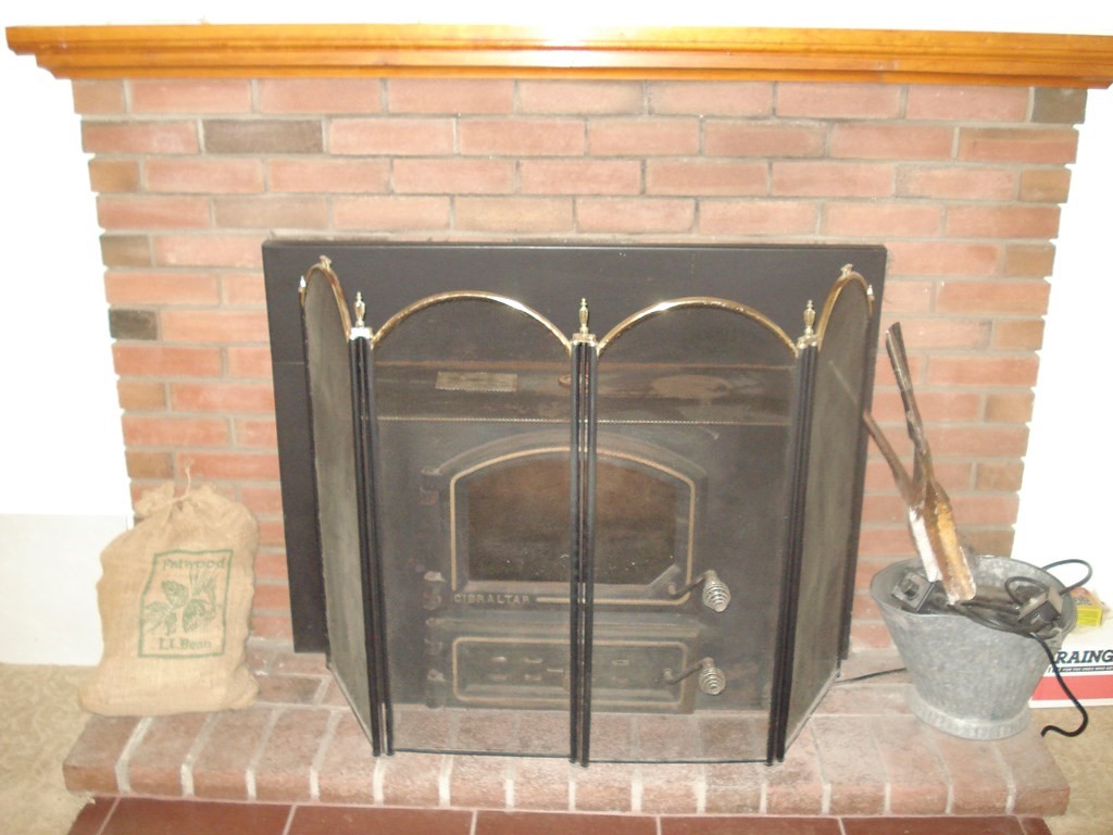 165 Gardner Road Hubbardston, MA 01452 - Photo 5 of 27 Gallery Image 5