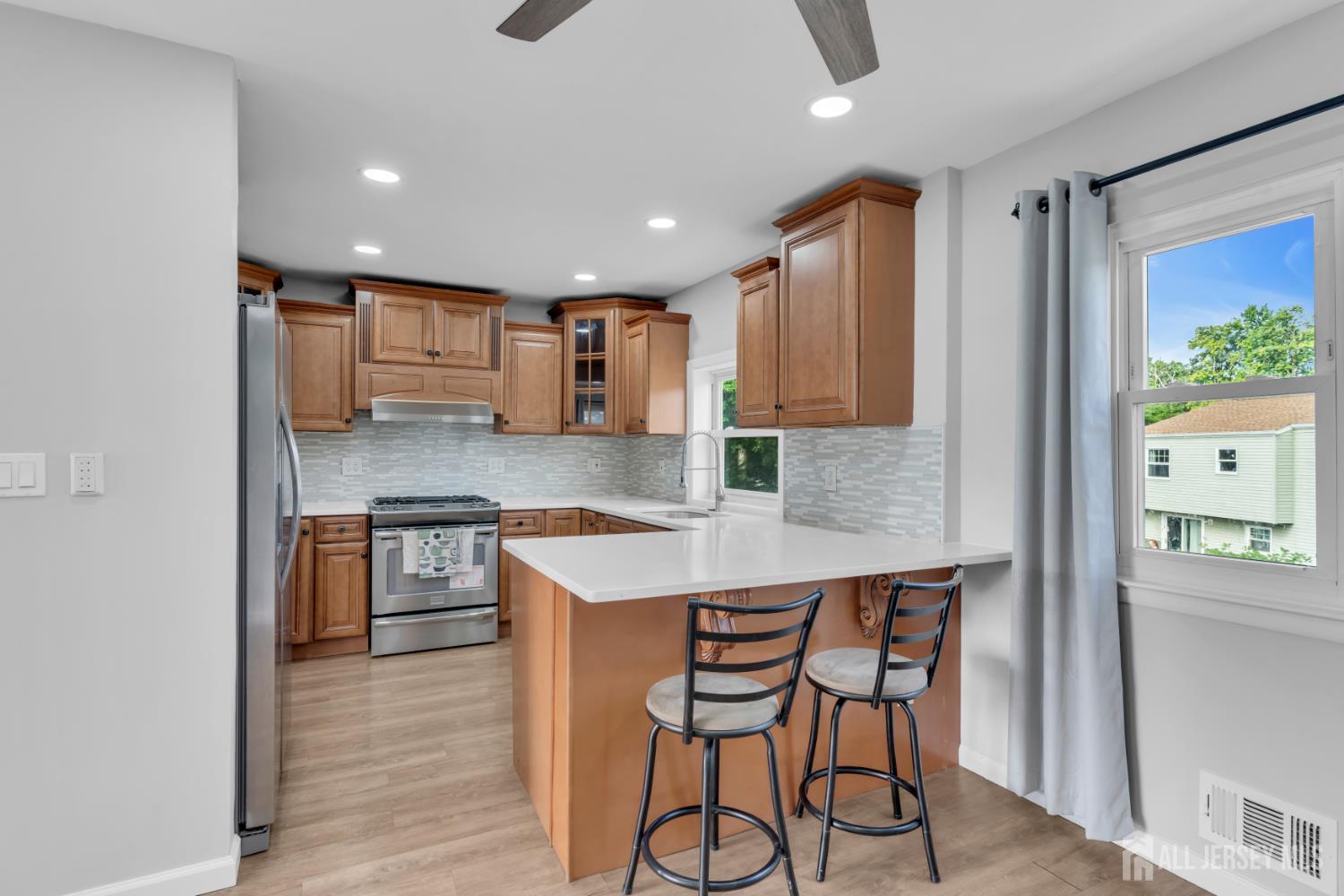 125 Jeff Street Edison, NJ 08837 - Photo 14 of 45